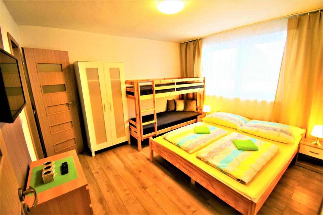Готель Penzion Privat Siesta Ліптовський Мікулаш Екстер'єр фото
