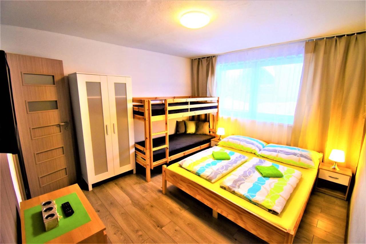 Готель Penzion Privat Siesta Ліптовський Мікулаш Екстер'єр фото